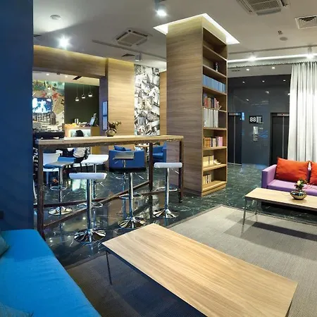 Готель Radisson Red Белград