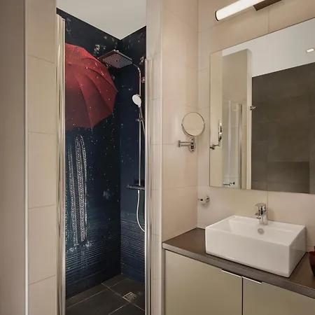Radisson Red 4* Белград