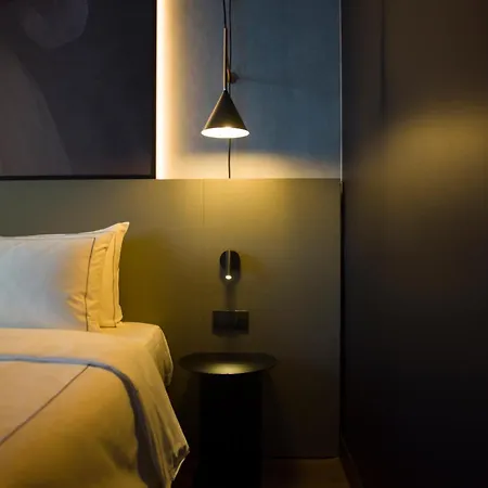 Готель Radisson Red Белград